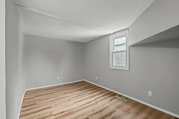 $439,000 | 275 Western Avenue South, St. Paul, MN 55102