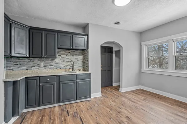 $439,000 | 275 Western Avenue South, St. Paul, MN 55102