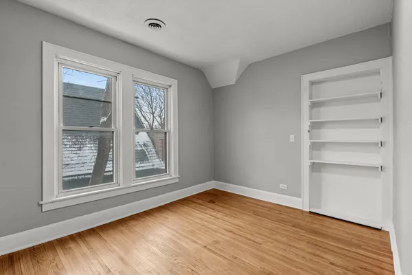 $439,000 | 275 Western Avenue South, St. Paul, MN 55102