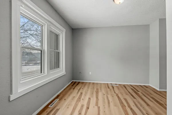 $439,000 | 275 Western Avenue South, St. Paul, MN 55102