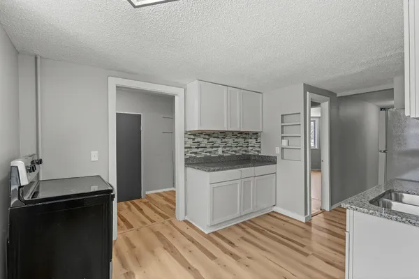 $439,000 | 275 Western Avenue South, St. Paul, MN 55102