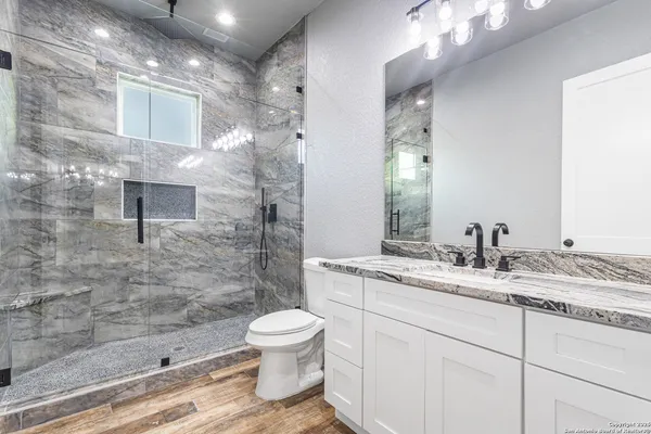 $594,900 | 114 Cr 6875, Natalia, TX 78059