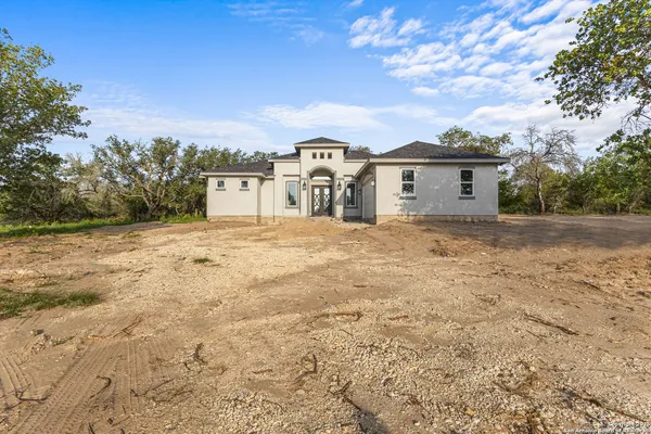 $594,900 | 114 Cr 6875, Natalia, TX 78059