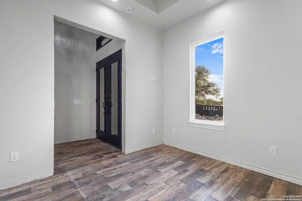 $594,900 | 114 Cr 6875, Natalia, TX 78059