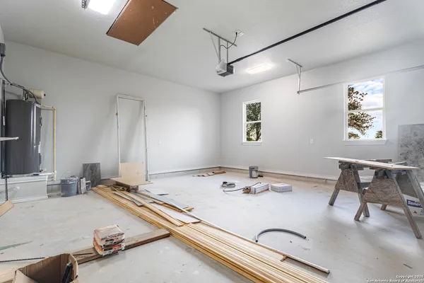 $594,900 | 114 Cr 6875, Natalia, TX 78059