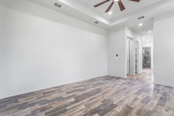 $594,900 | 114 Cr 6875, Natalia, TX 78059