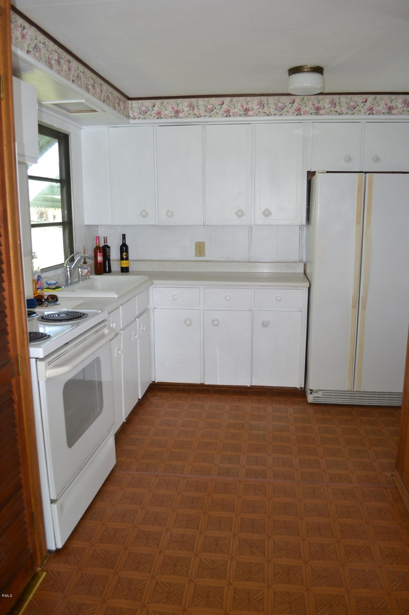8332 Chisum Trail Boca Raton, FL 33433 - Photo 10 of 25 Kitchen 1