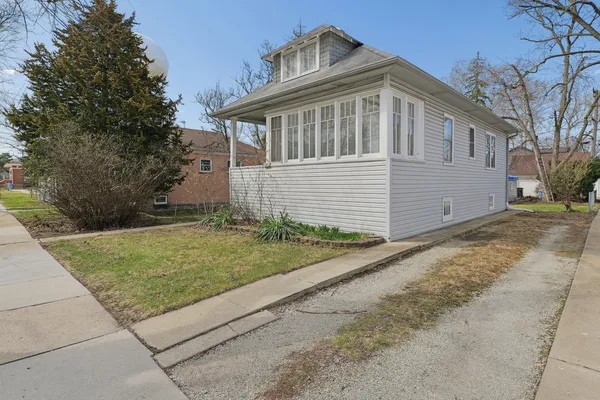 $239,900 | 3810 Maple Avenue, Brookfield, IL 60513