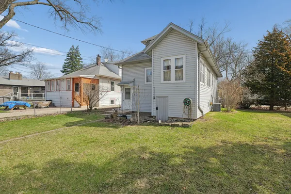 $239,900 | 3810 Maple Avenue, Brookfield, IL 60513