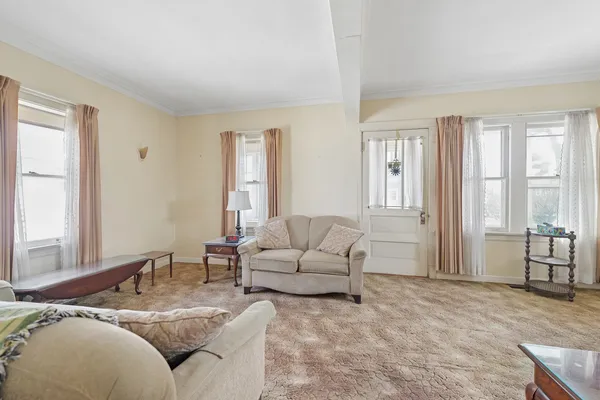$239,900 | 3810 Maple Avenue, Brookfield, IL 60513