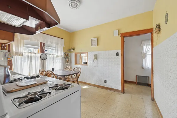 $239,900 | 3810 Maple Avenue, Brookfield, IL 60513