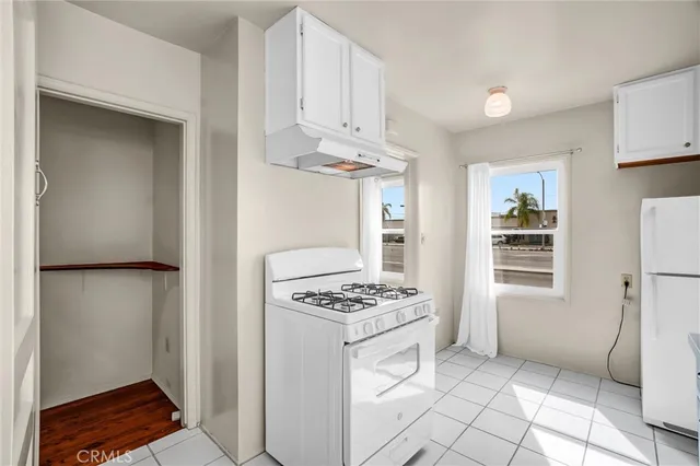 $3,650 | 5653 2nd Street, Long Beach, CA 90803