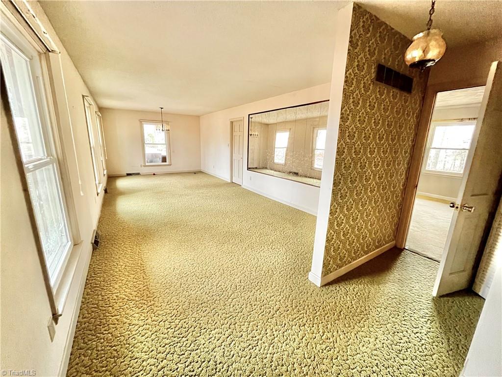 1020 Smith Road Lexington, NC 27292 - Photo 3 of 10 Enter this home into this very large living room