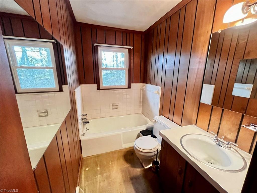 1020 Smith Road Lexington, NC 27292 - Photo 4 of 10 Gallery Image 4