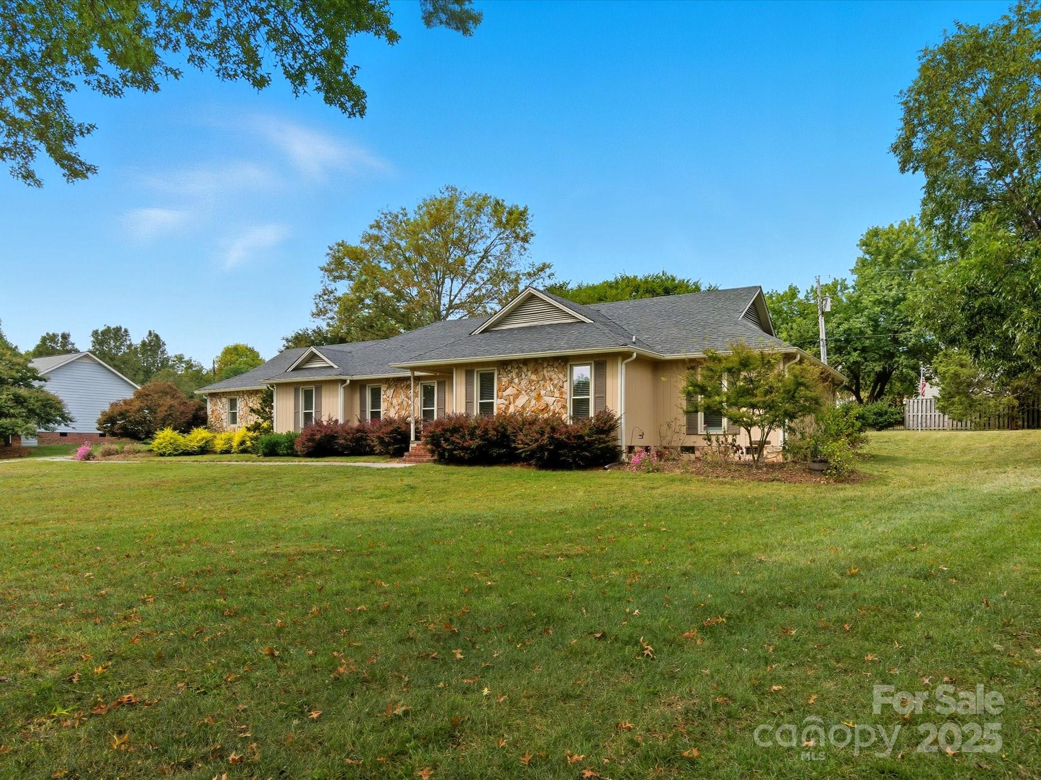 1536 Cobblestone Court Fort Mill, SC 29708 - Photo 3 of 47 Gallery Image 3