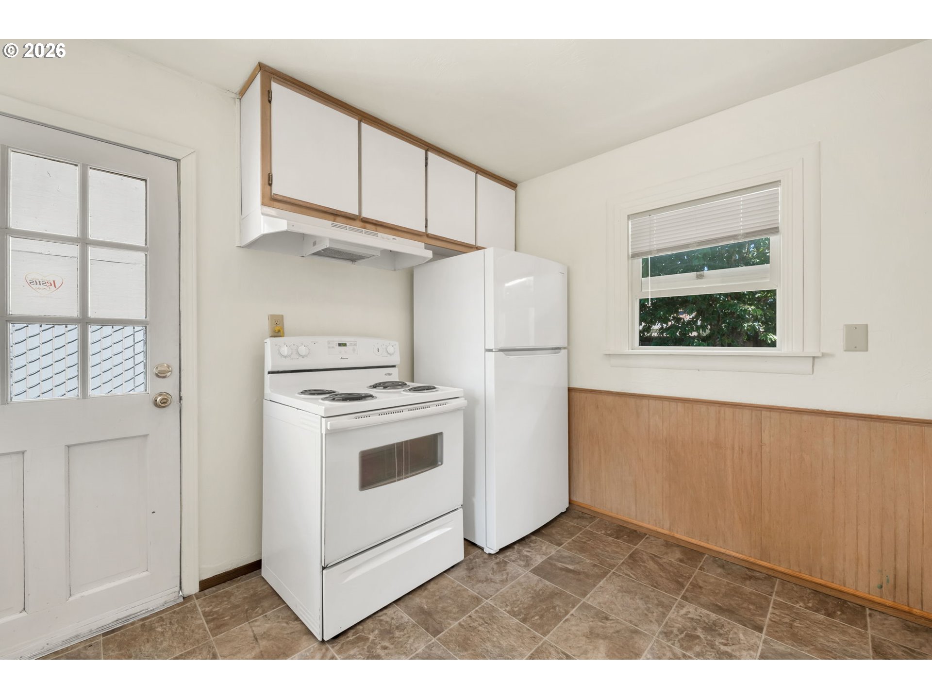 2025 Devos Street Eugene, OR 97402 - Photo 12 of 29