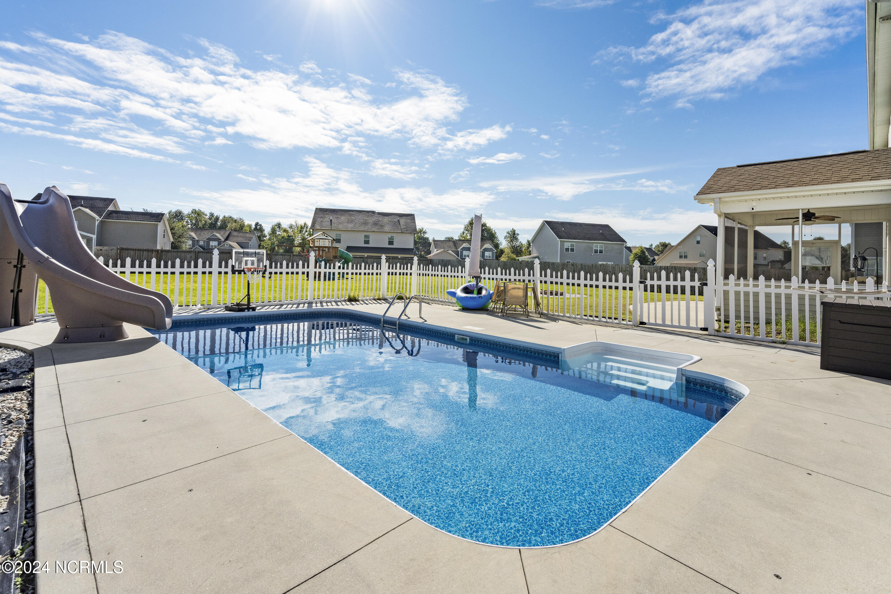 225 River Winding Road Jacksonville, NC 28540 - Photo 3 of 46 mls-DSC08536