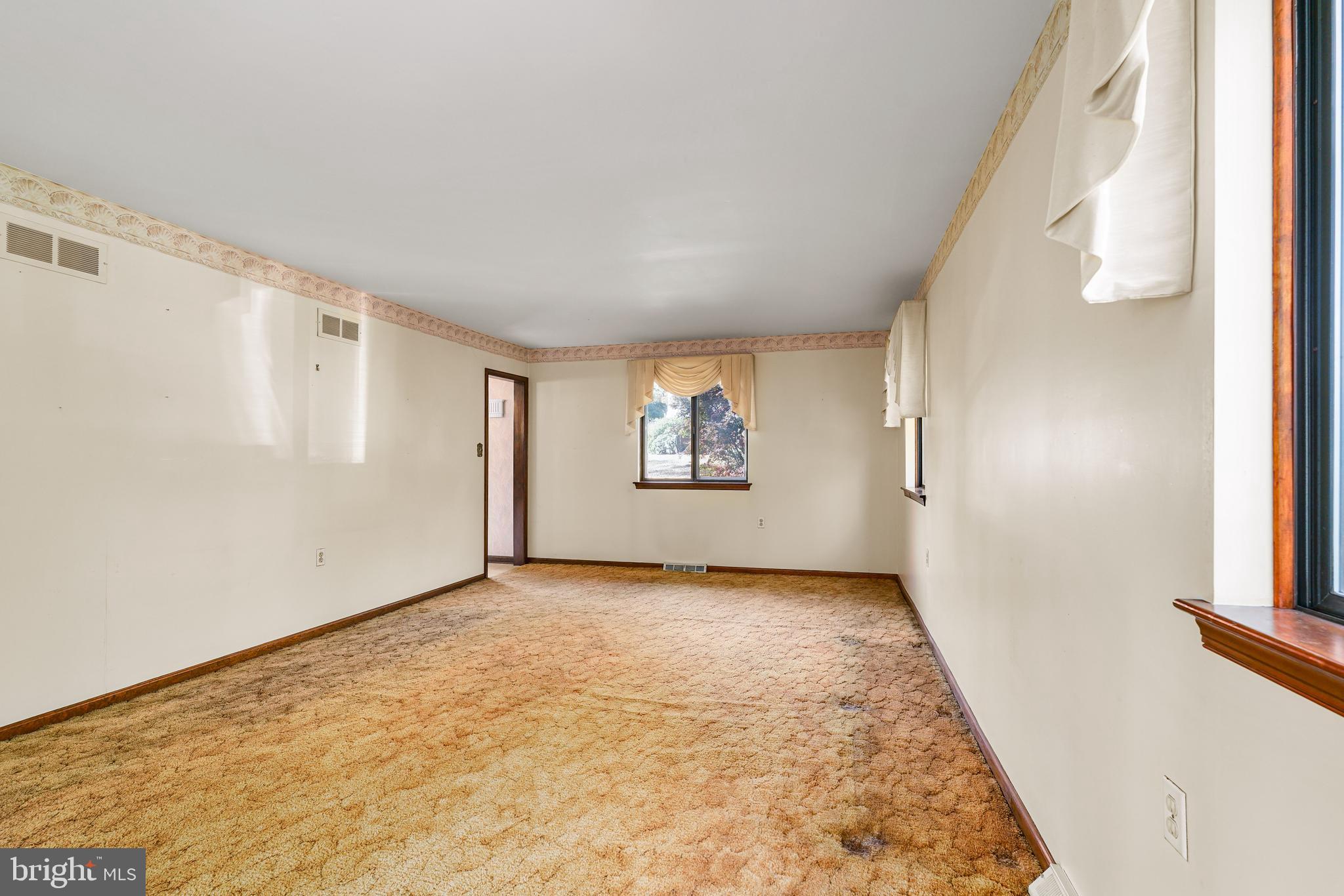 116 Sharpless Drive Elkton, MD 21921 - Photo 14 of 35 Living Room