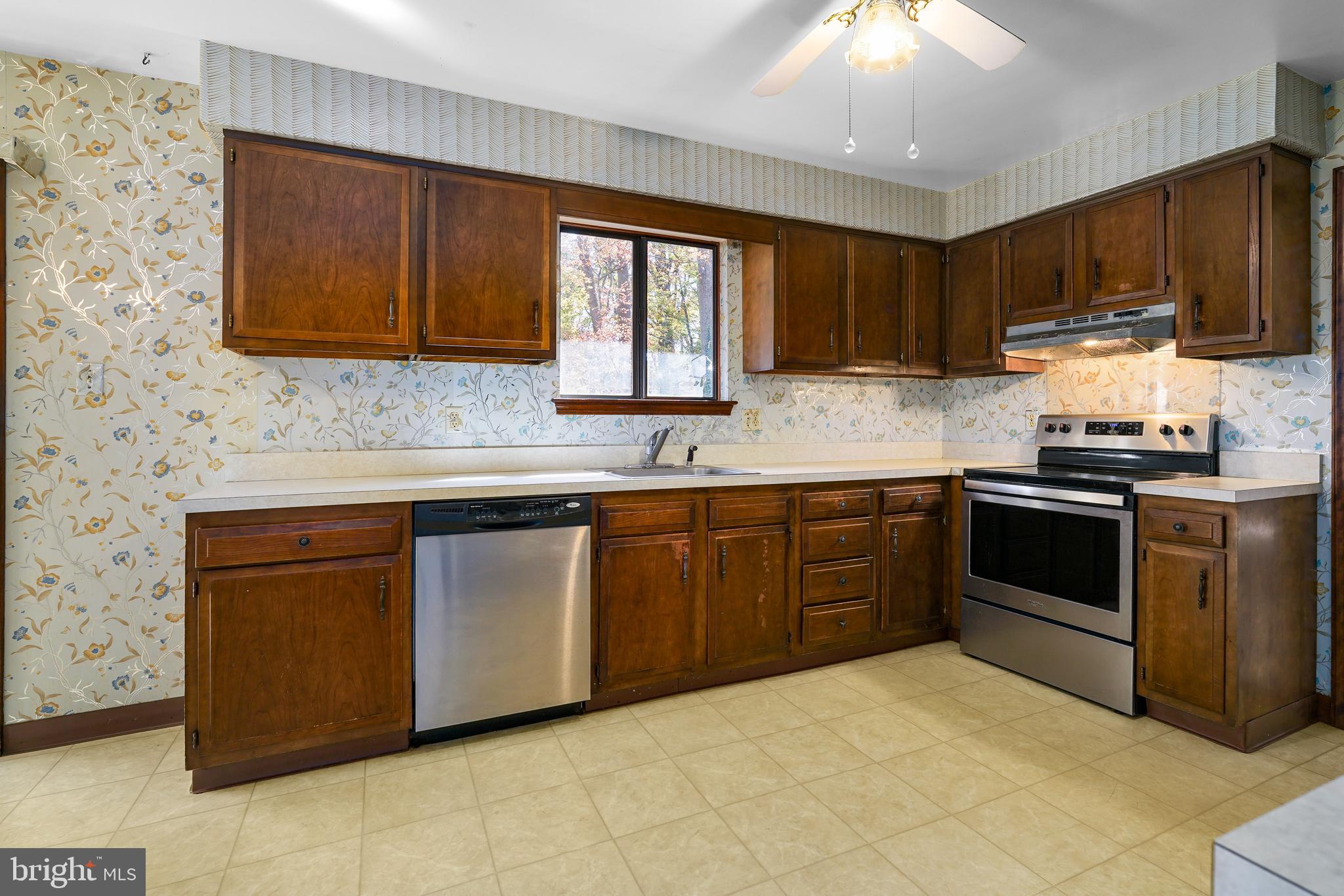 116 Sharpless Drive Elkton, MD 21921 - Photo 6 of 35 Spacious Kitchen