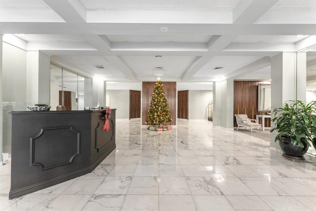 2860 South Ocean Boulevard, Unit 601 Palm Beach, FL 33480 - Photo 3 of 28 a view of a hallway with furniture and a potted plant