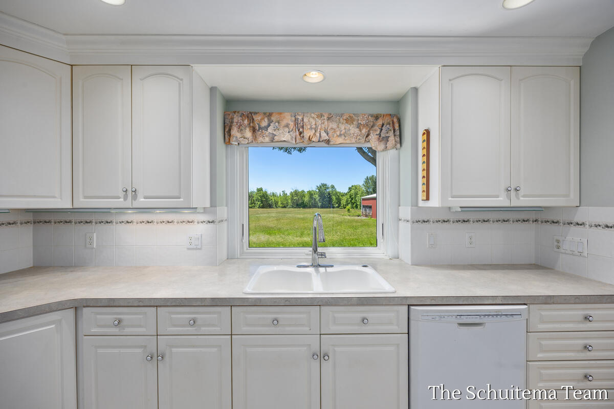 4526 Bauer Road Hudsonville, MI 49426 - Photo 7 of 46 4526-Bauer_012