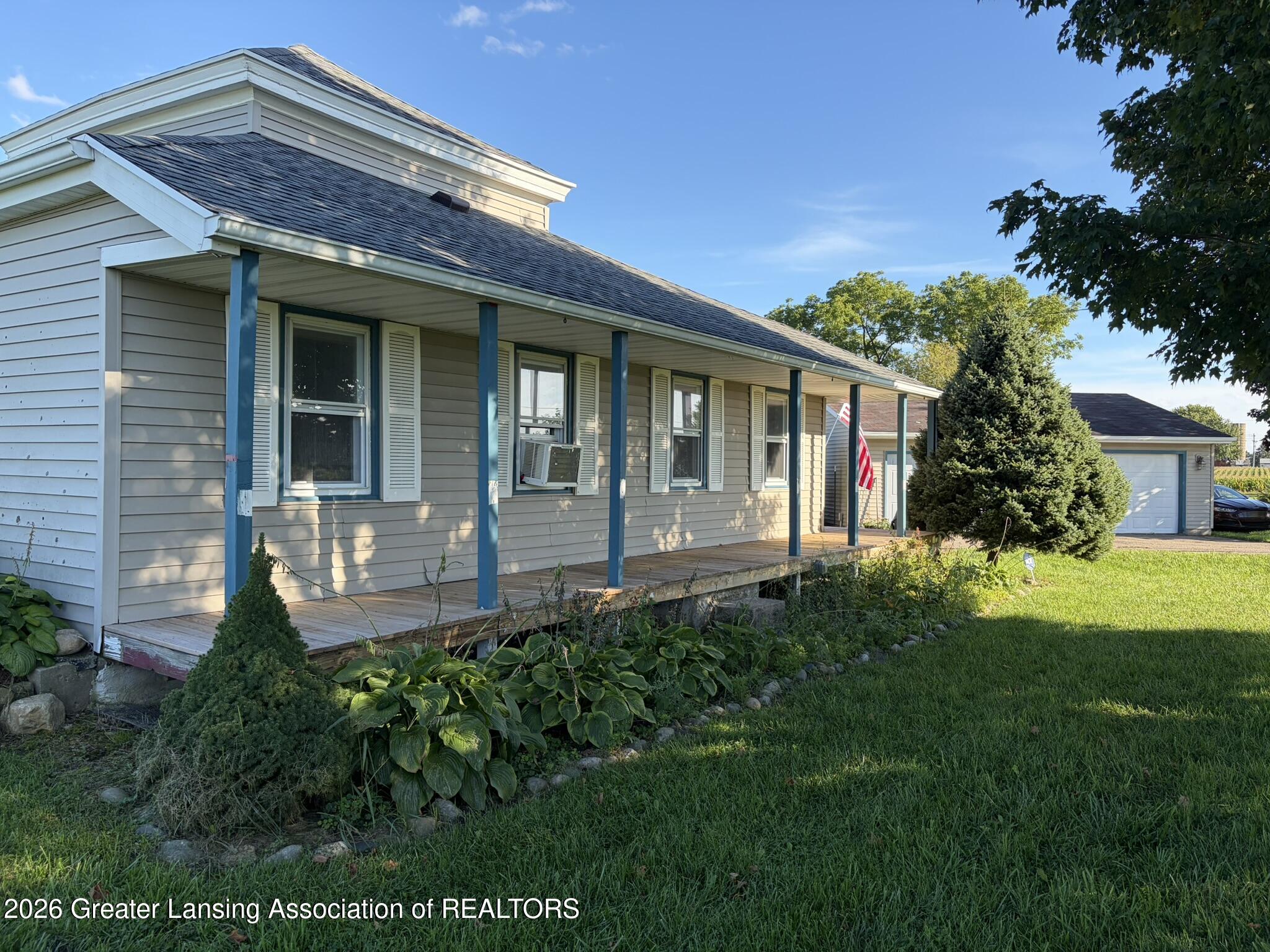 2265 Laxton Road Mason, MI 48854 - Photo 3 of 23 IMG_2262