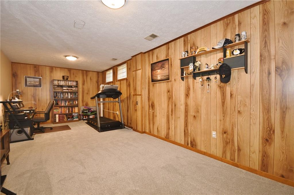 1107 Old Farm Road Lawrence, PA 15055 - Photo 15 of 21 Gallery Image 15