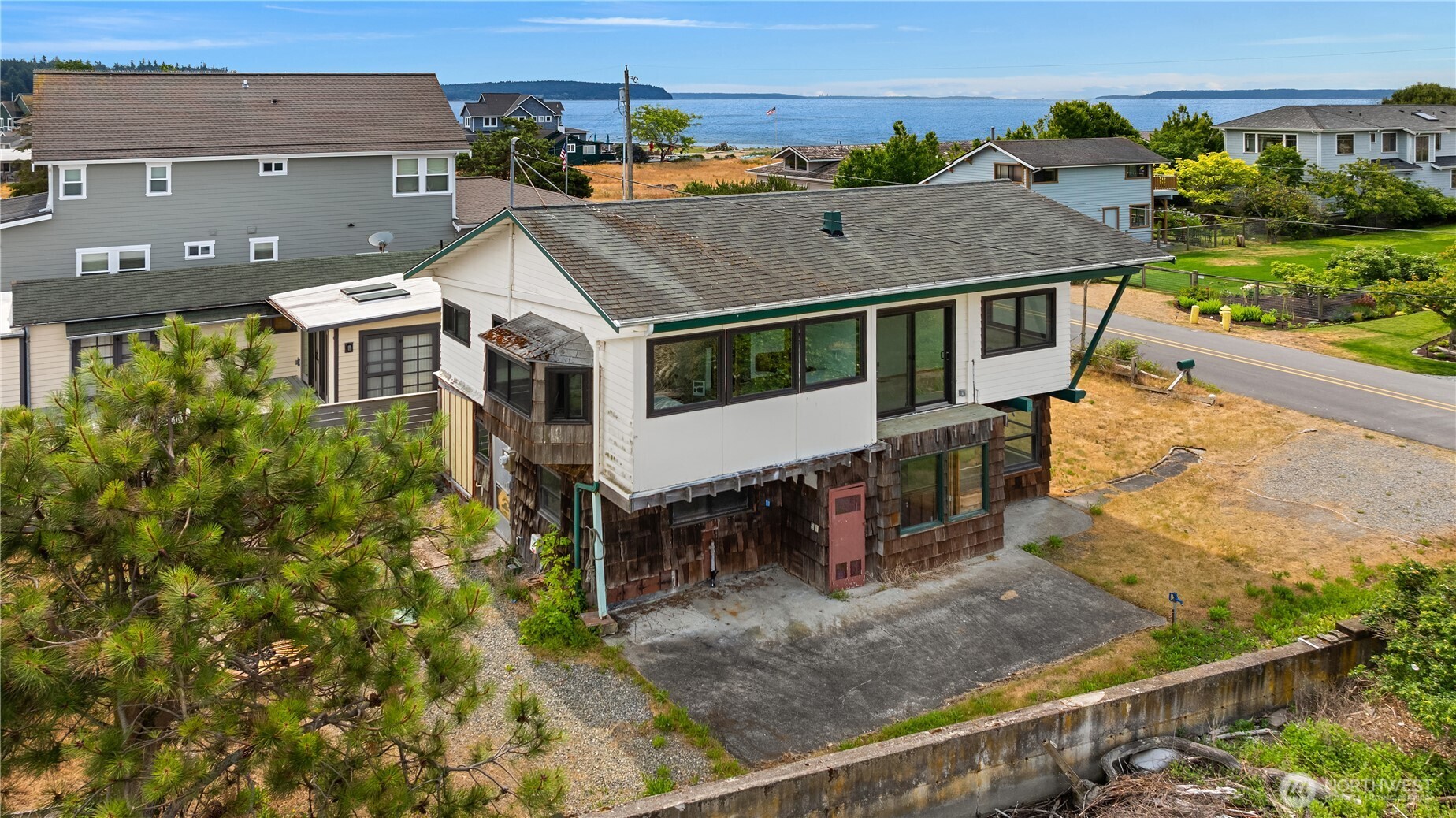 2403 Sunlight Beach Road Clinton, WA 98236 - Photo 15 of 19