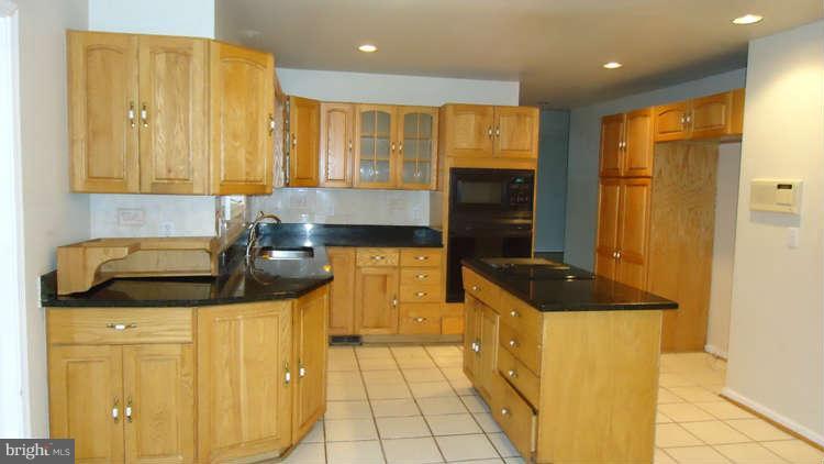 396 Leppo Road Westminster, MD 21158 - Photo 6 of 17 Kitchen