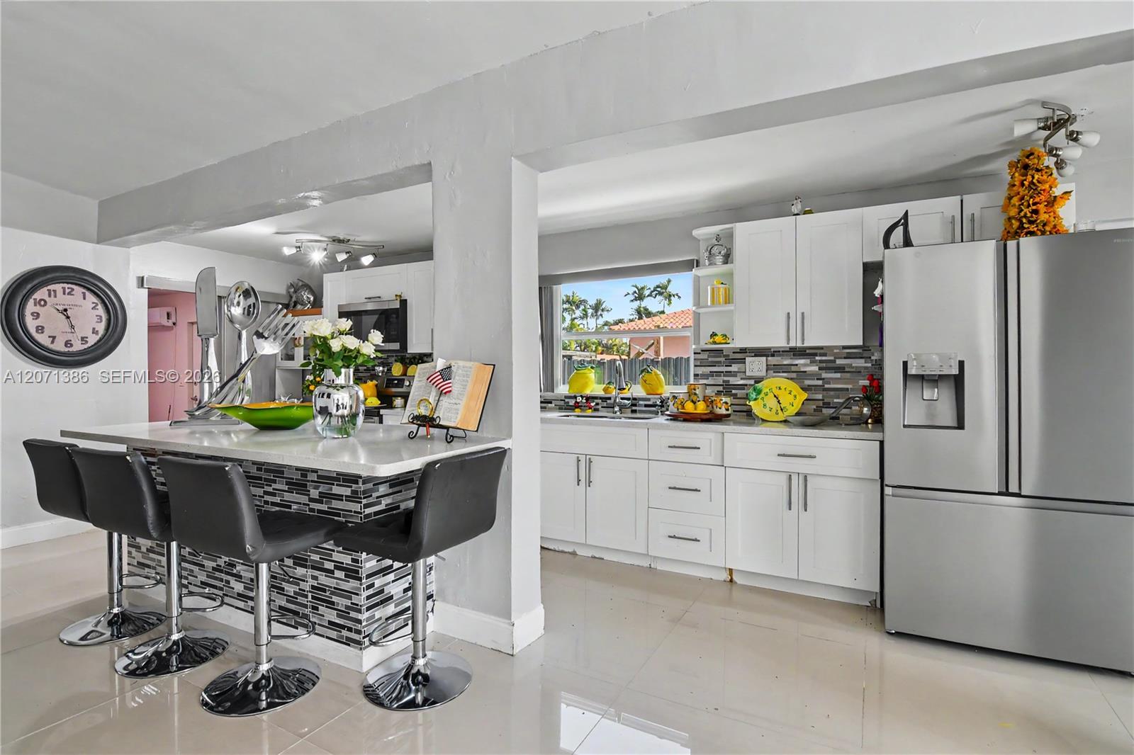 3538 Southwest 87th Court Miami, FL 33165 - Photo 14 of 85 Gallery Image 14