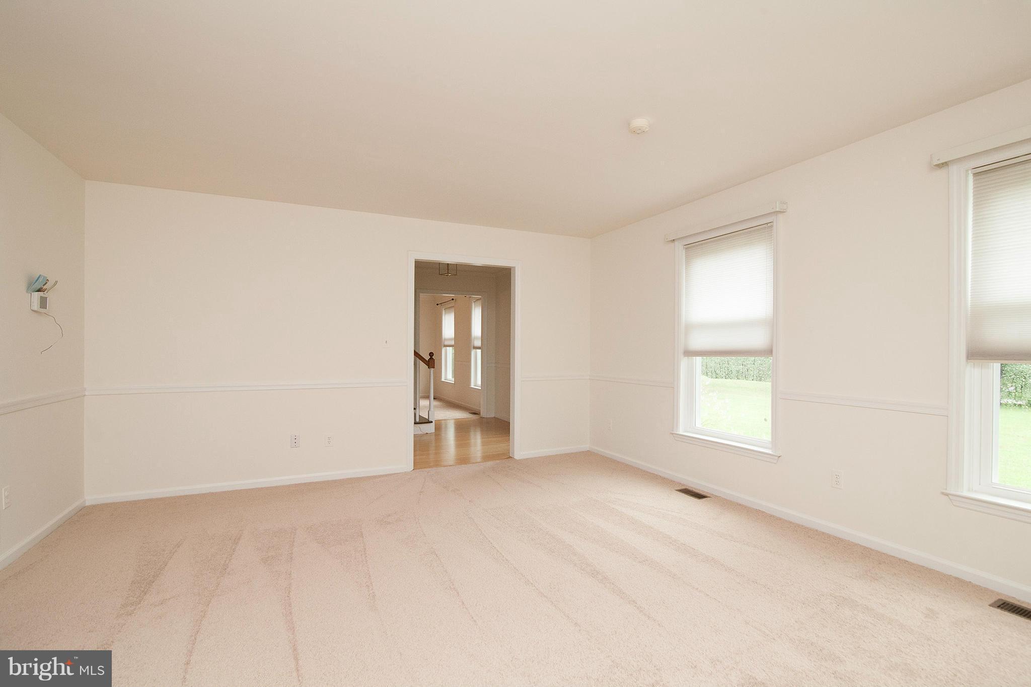 1225 Uniontown Road Westminster, MD 21158 - Photo 3 of 30 Living Room