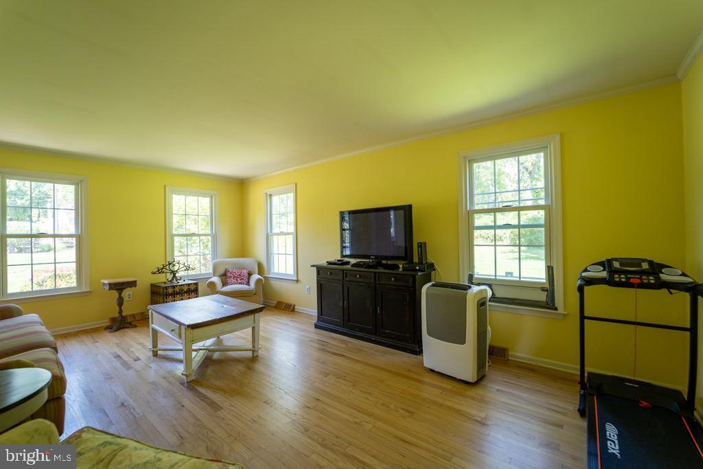 6208 Greenhill Road New Hope, PA 18938 - Photo 15 of 41 Living room