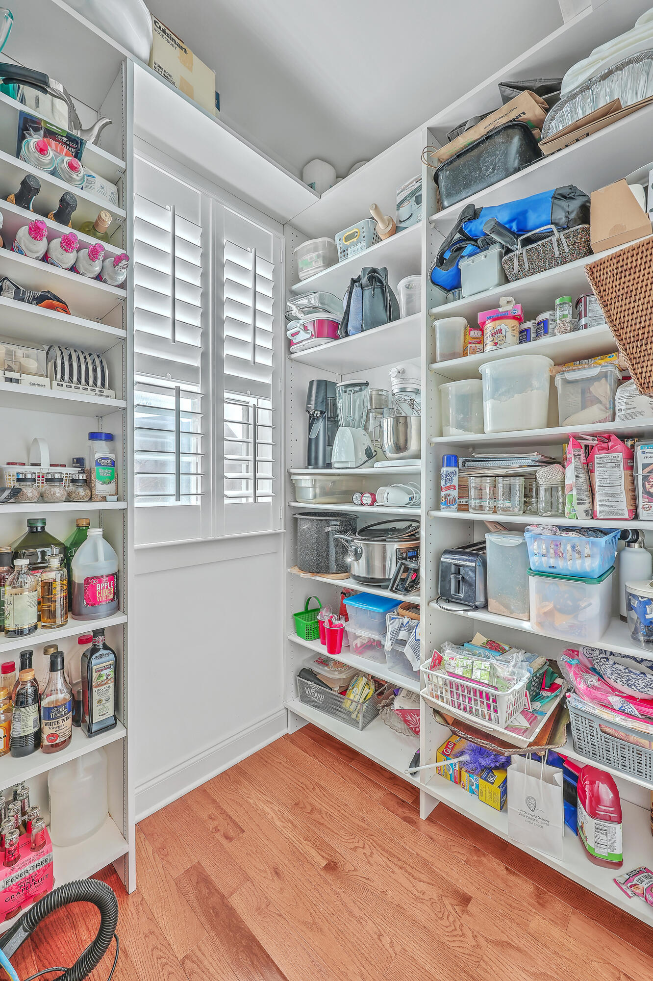 201 Slipper Shell Court Mount Pleasant, SC 29464 - Photo 10 of 45 ZYN_4034_35_36_37_38_39_40