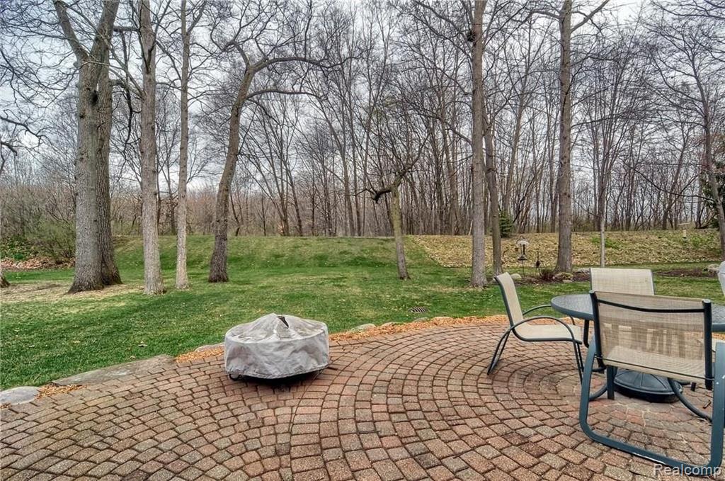 2236 Avon Lake Lane Rochester Hills, MI 48307 - Photo 27 of 30