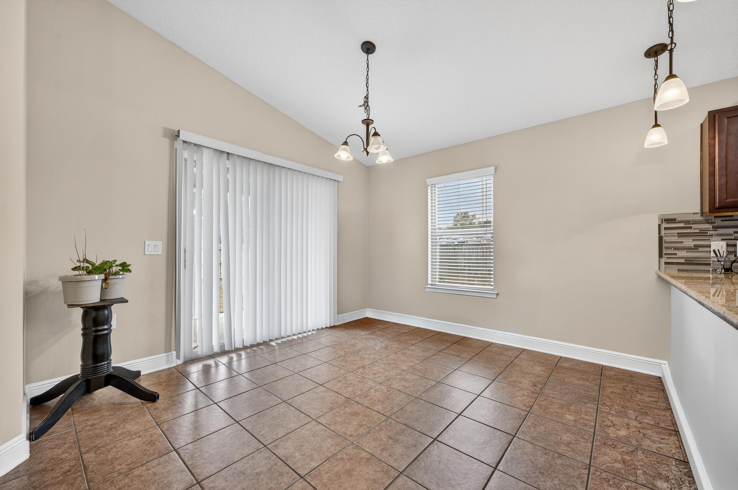 3110 Edelstein Drive Crestview, FL 32539 - Photo 16 of 37 3110 edelstein dr-crestview-17