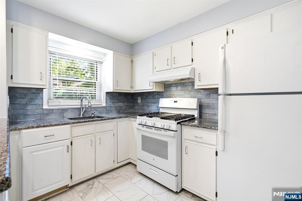 358 Esplanade, Unit 55 Hackensack, NJ 07601 - Photo 4 of 12