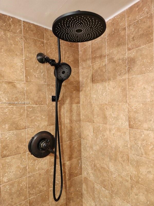 5825 Collins Avenue, Unit 5D Miami Beach, FL 33140 - Photo 12 of 33