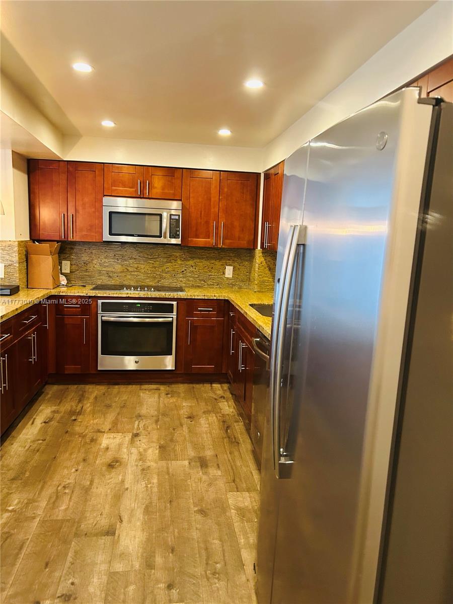 5825 Collins Avenue, Unit 5D Miami Beach, FL 33140 - Photo 24 of 33