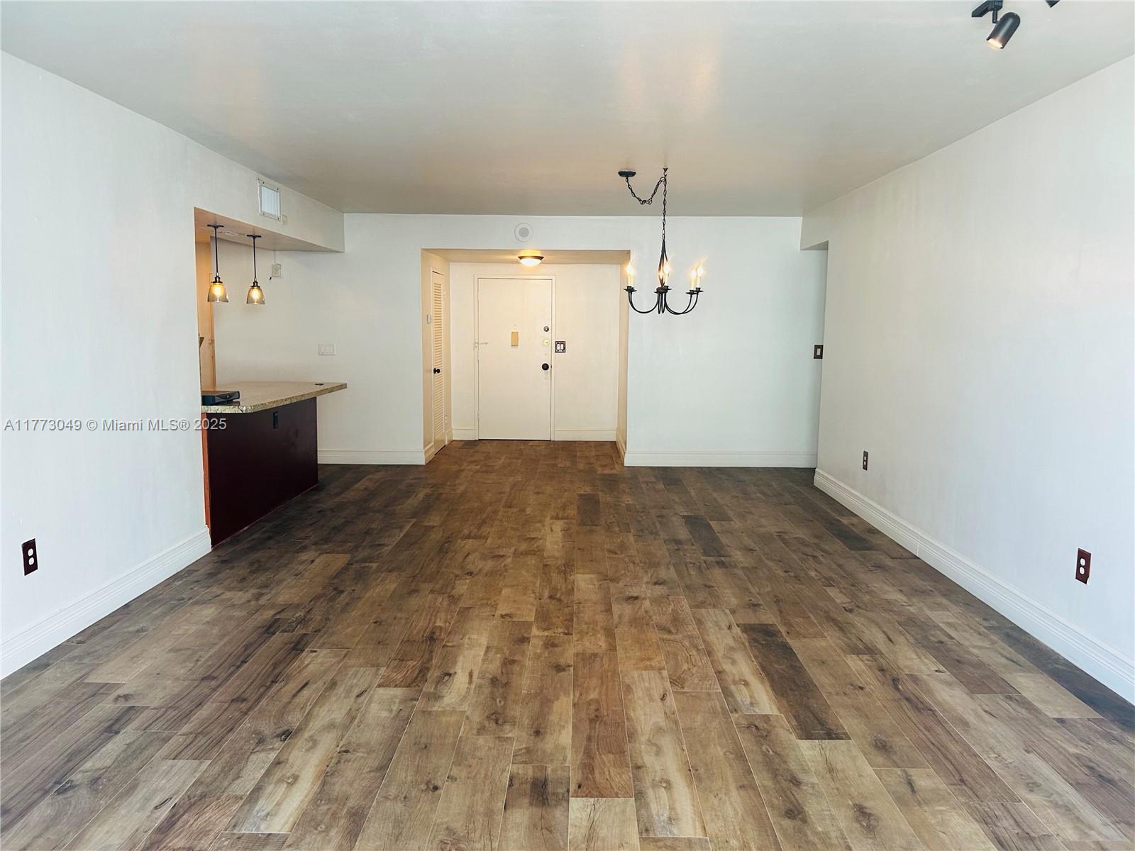 5825 Collins Avenue, Unit 5D Miami Beach, FL 33140 - Photo 31 of 33