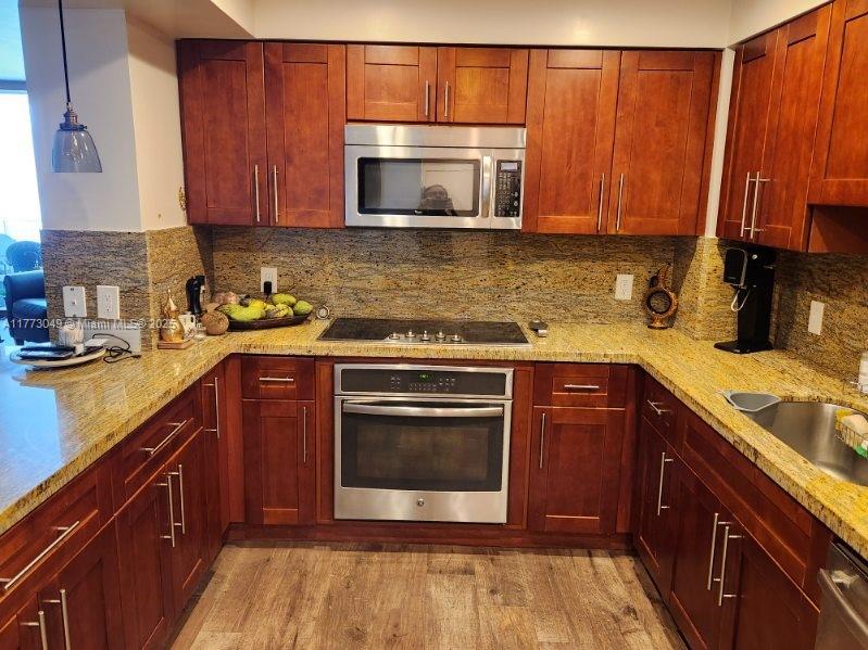 5825 Collins Avenue, Unit 5D Miami Beach, FL 33140 - Photo 8 of 33