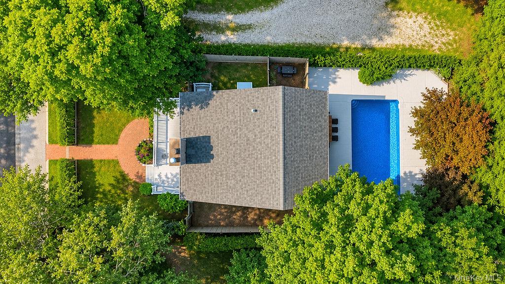 155 Little Fresh Pond Road Southampton, NY 11968 - Photo 13 of 13 Gallery Image 13