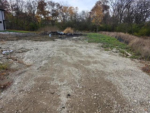 $375,000 | 6 Stone Brg Court, Schaumburg, IL 60193