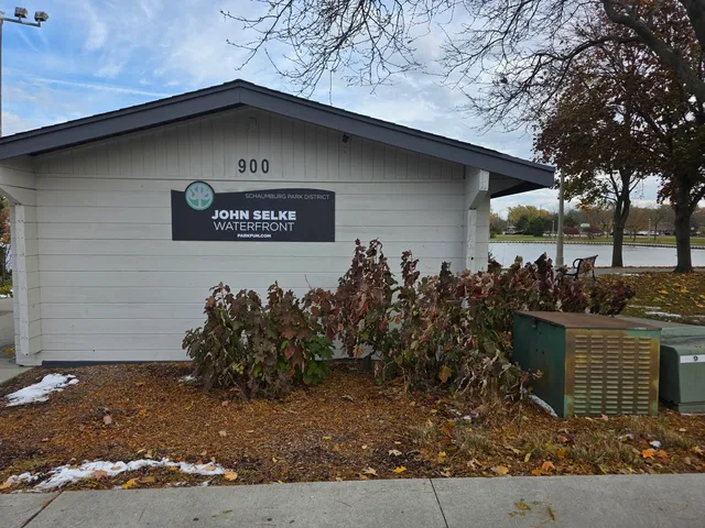 $375,000 | 6 Stone Brg Court, Schaumburg, IL 60193