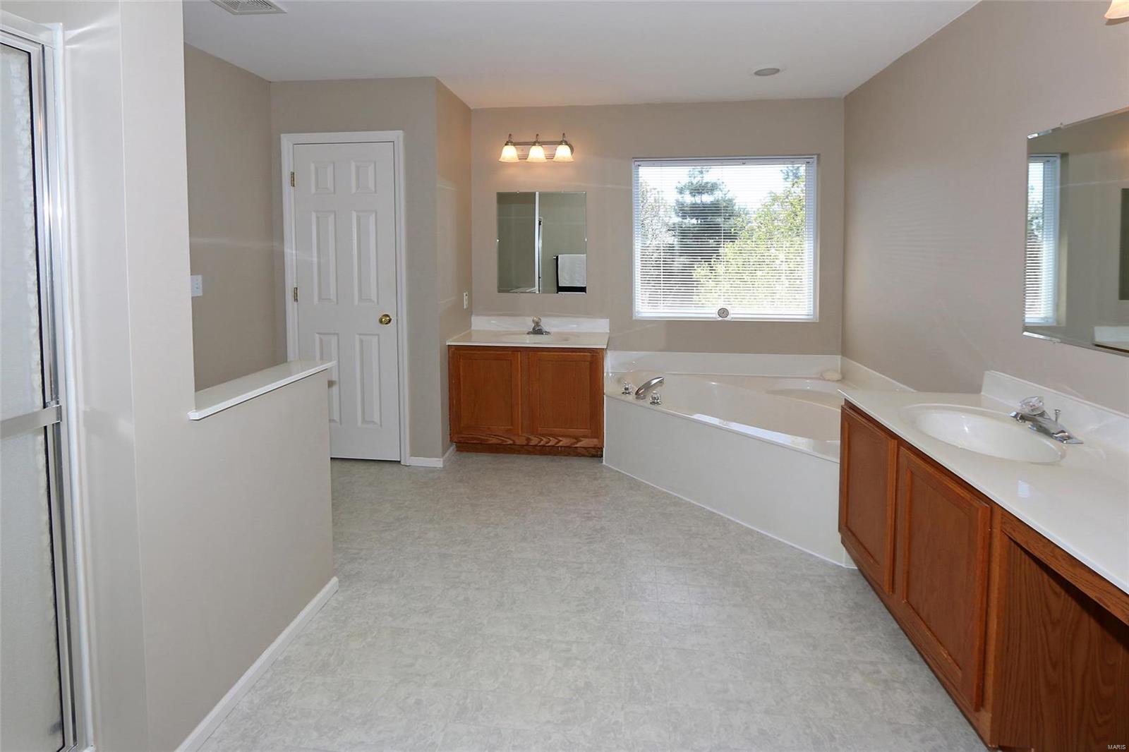 210 Strathmoor Way Dardenne Prairie, MO 63368 - Photo 28 of 48