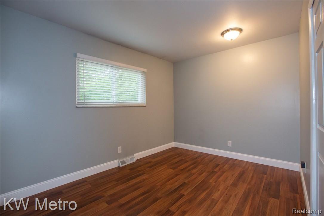8161 South Eston Road Clarkston, MI 48348 - Photo 12 of 37 12. bed 3