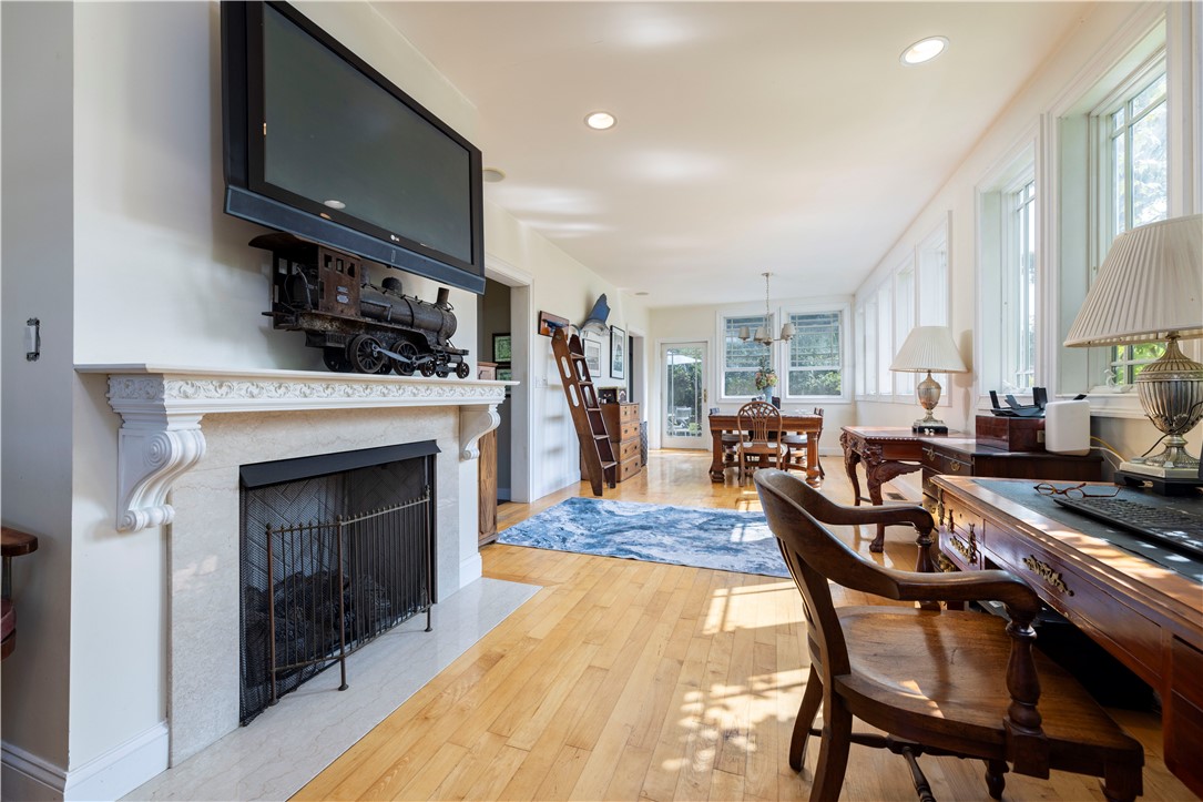 365 Boston Neck Road Narragansett, RI 02882 - Photo 19 of 50