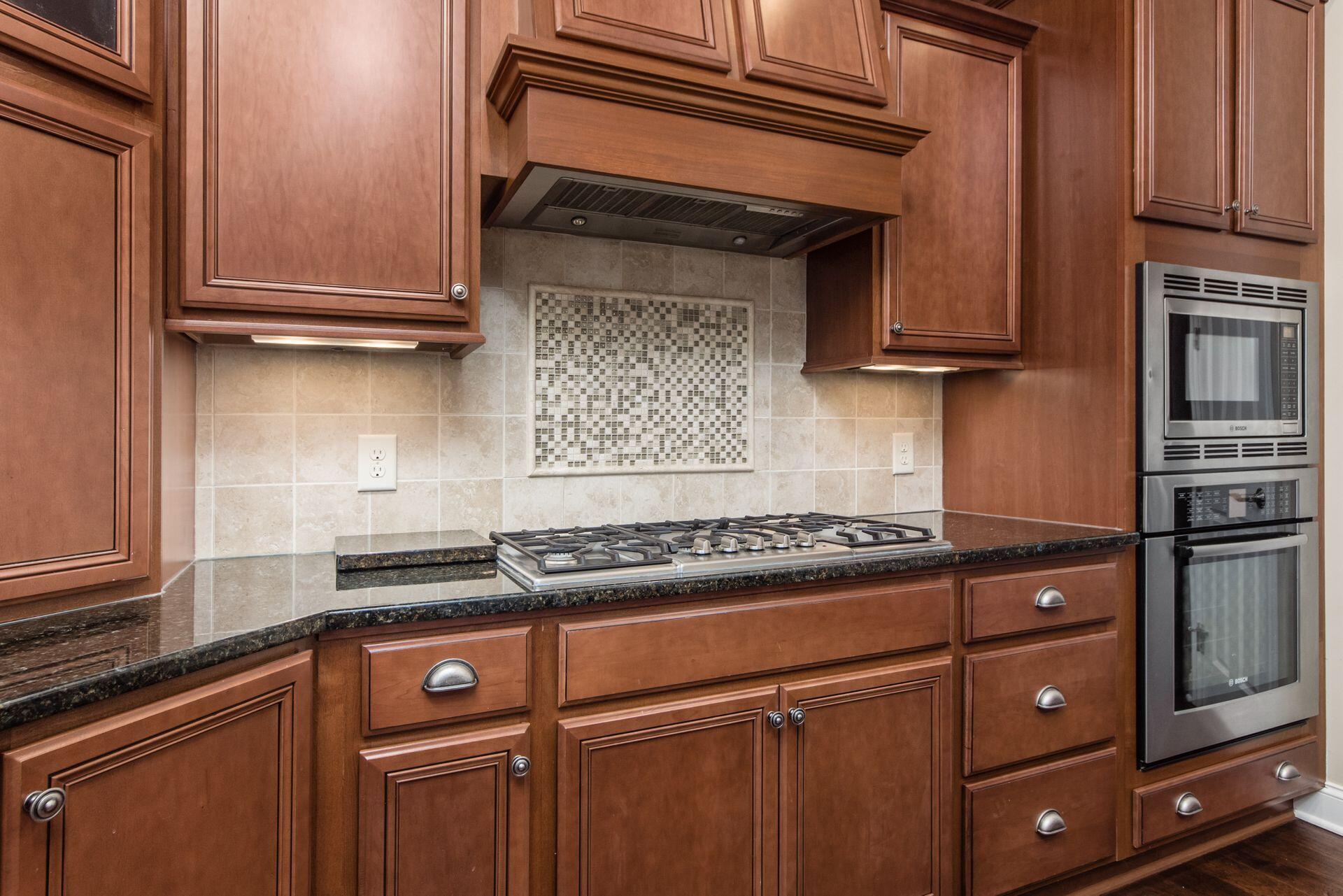 7601 Harriott Road Dublin, OH 43017 - Photo 14 of 41 Gas Stove