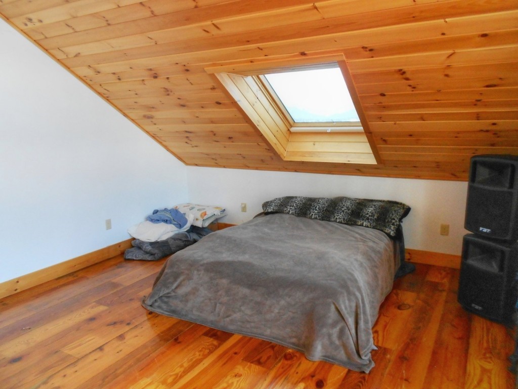 1591 Roscoe Road Charlotte, VT 05445 - Photo 16 of 34 Gallery Image 16