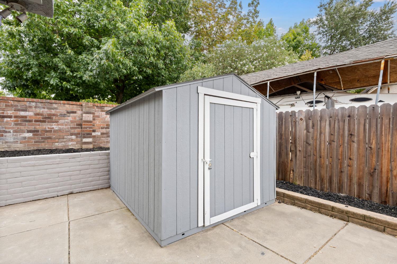 7300 Saltgrass Way Elk Grove, CA 95758 - Photo 32 of 35 a view of backyard with tub