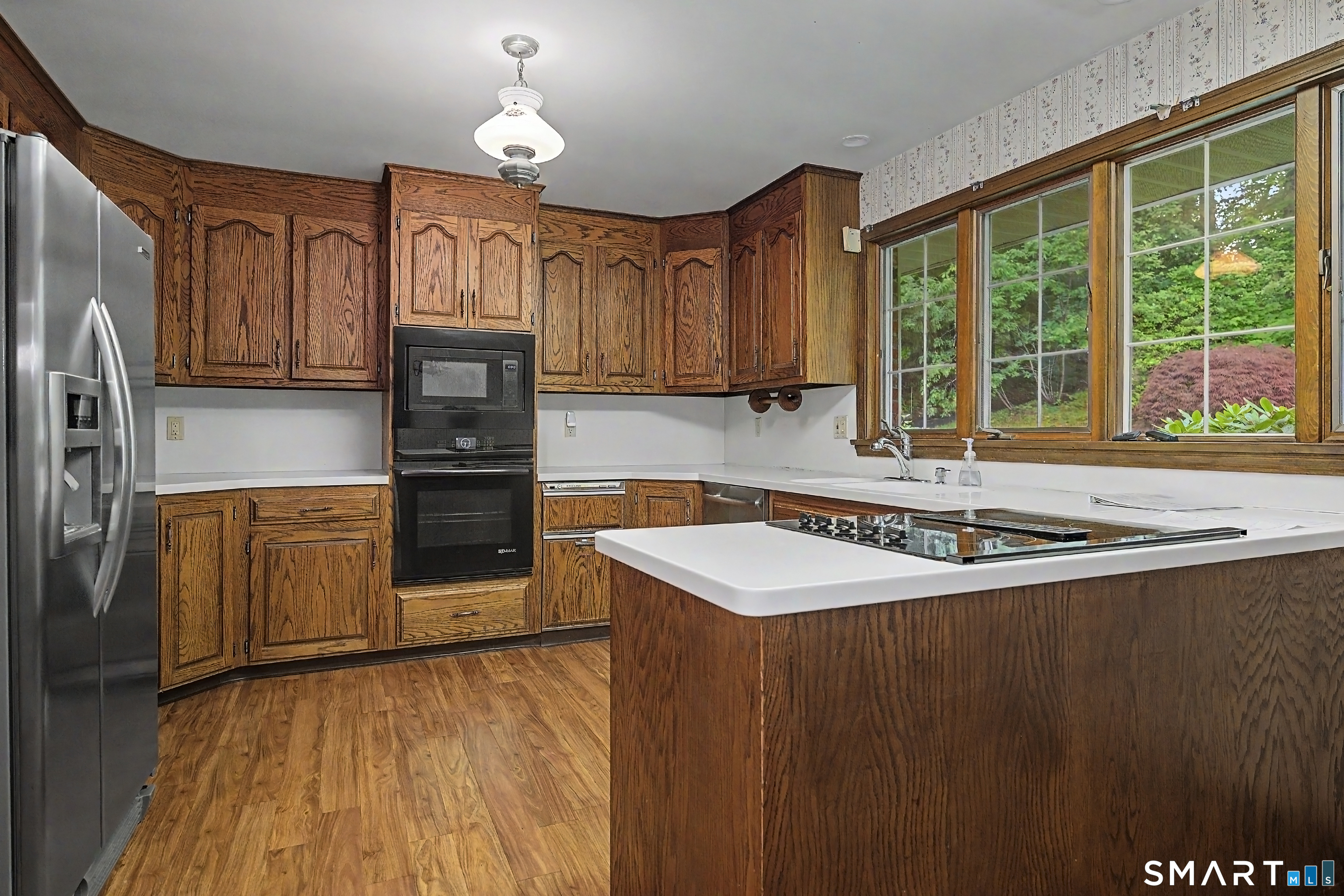 370 Hubbard Road Haddam, CT 06441 - Photo 10 of 39